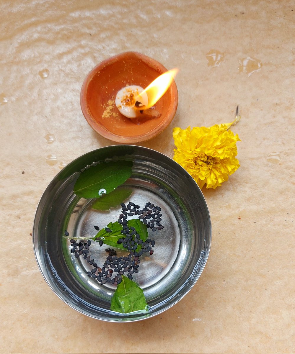 KoralDasgupta's tweet photo. Mahalaya.
The end of Pitripakkha, as we Bengalis call it. Or Pitripaksha.
I have been following this ritual since Baba left, I do it the way I have seen Baba do it. I hadn't seen chanting mantras, I only saw him praying. So I do the same.
#Mahalaya #Matripaksha #Devipaksha https://t.co/b8a9RTqTKi