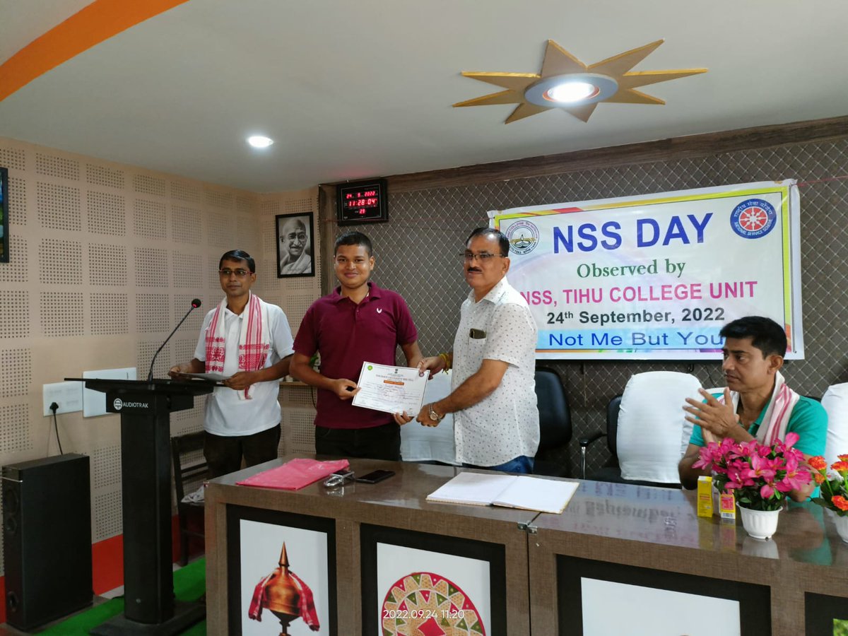 NSSTihuCollege's tweet photo. NSS, Tihu College Unit (Assam) observed NSS Day by hoisting NSS flag, distributing NSS Certificates to volunteers, cleaning College Campus etc. #nssday2022 @nss_rdguwahati @_NSSIndia @YASMinistry @PMOIndia https://t.co/b0cVOkX7VJ