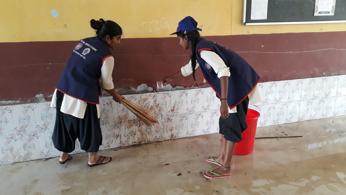 NSSTihuCollege's tweet photo. NSS, Tihu College Unit (Assam) observed NSS Day by hoisting NSS flag, distributing NSS Certificates to volunteers, cleaning College Campus etc. #nssday2022 @nss_rdguwahati @_NSSIndia @YASMinistry @PMOIndia https://t.co/b0cVOkX7VJ