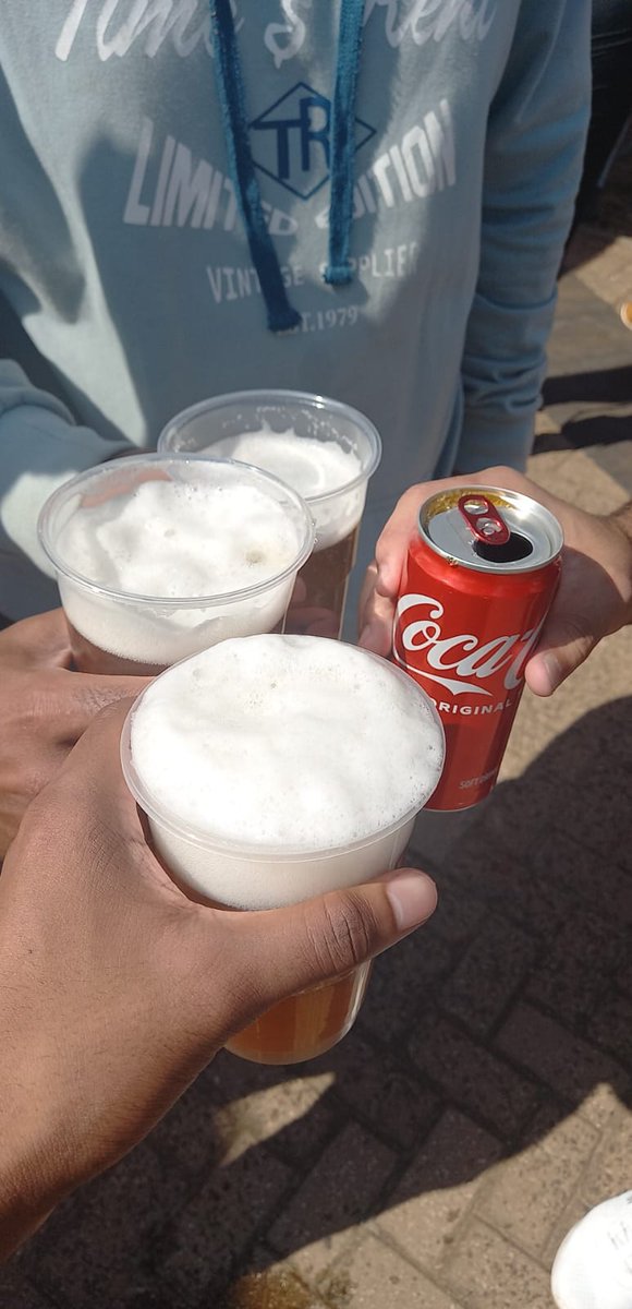 Great day meeting up with the fam of <a href="/NotoriousTeam10/">Notorious Esports</a> at #ComicConAfrica2022 😍🔥