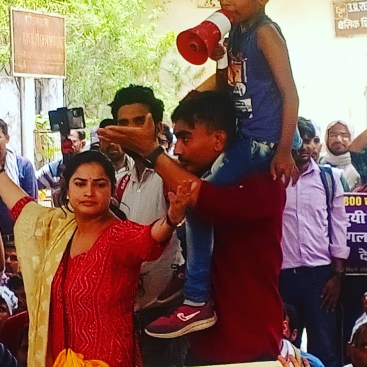 ShaanVe67014978's tweet photo. #Justice_to_6800_sc_obc_teachers
#Justice_to_6800_sc_obc_teachers
26 सितम्बर को AG  महोदय को भेजकर कृपया हमारी सहायता करे माननीय मुख्यमंत्री श्री योगी आदित्यनाथ जी महाराज आपसे निवेदन है।
@myogiadityanath @thisissanjubjp @swatantrabjp @PMOIndia
@_AKKaushik 
@abhishekrajabjp https://t.co/zomzqdsgBx