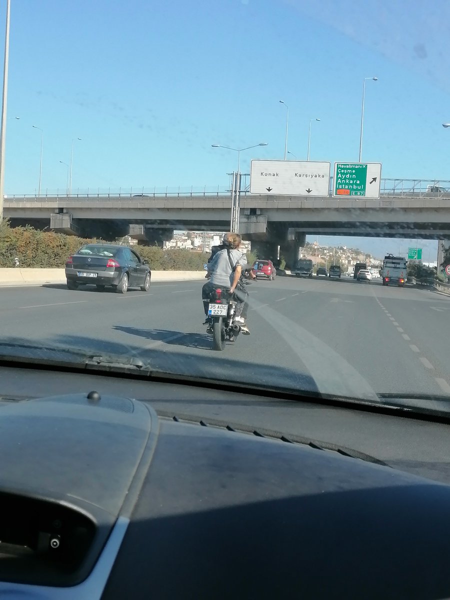 35 adc 227 plakalı motor üstünde kasksiz iki kişi var. <a href="/izmirhim/">İzmir HİM</a> <a href="/EmniyetGM/">Türk Polis Teşkilatı</a> Online İhbar egm.gov.tr/online-ihbar