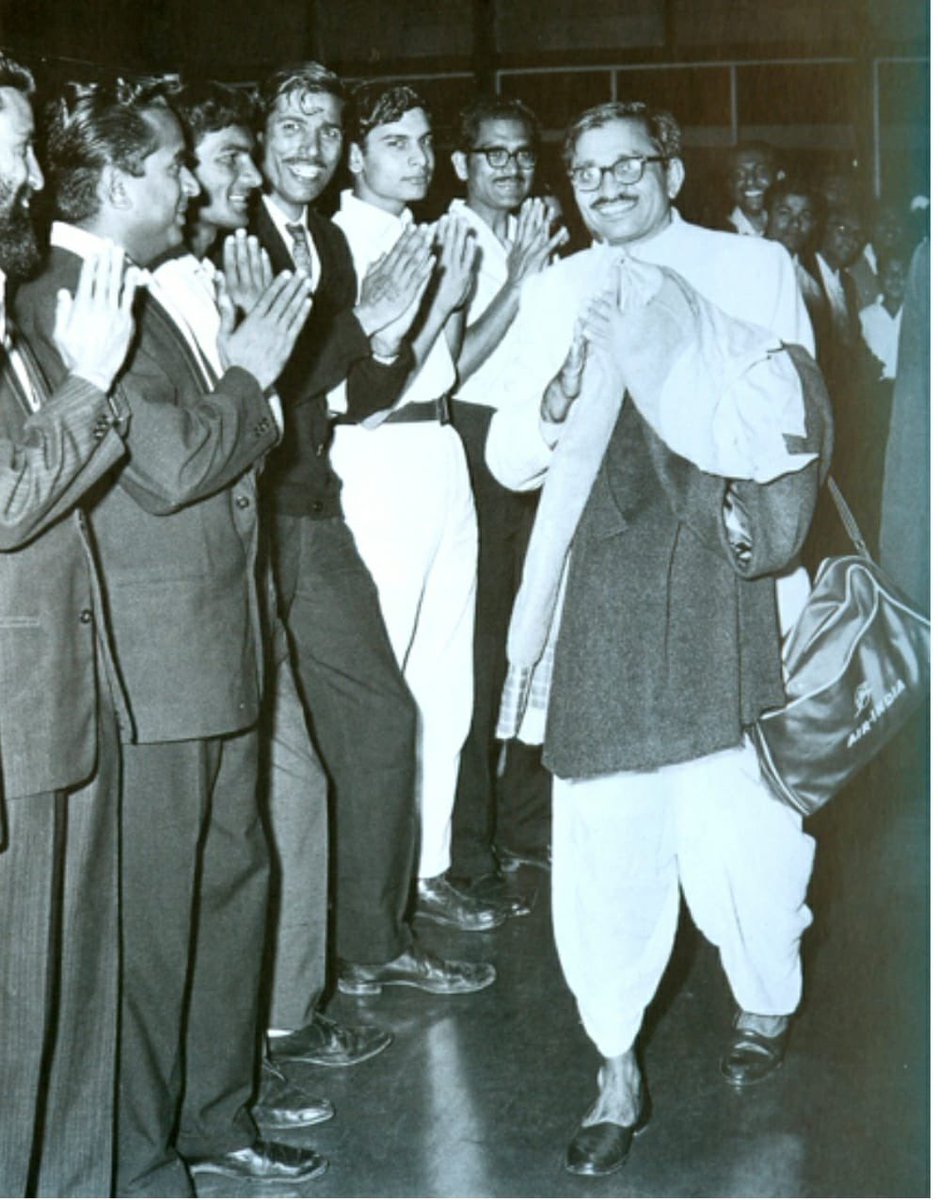 #AntyodayaDiwas 

Today on 106th Birth Anniversary of #PanditDeendayalUpadhyay sharing his Photo with Co workers of Jan Sangh (Present BJP) 

His mantra of 'Integral Humanism' &  'Antyodaya' Is inspiration for BJP.