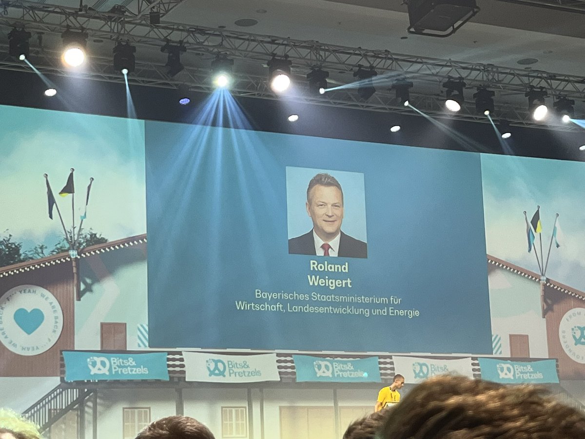 sddevclub's tweet photo. NICHT Arnold Schwarzenegger. #bits2022 https://t.co/Rfb4blVGxX