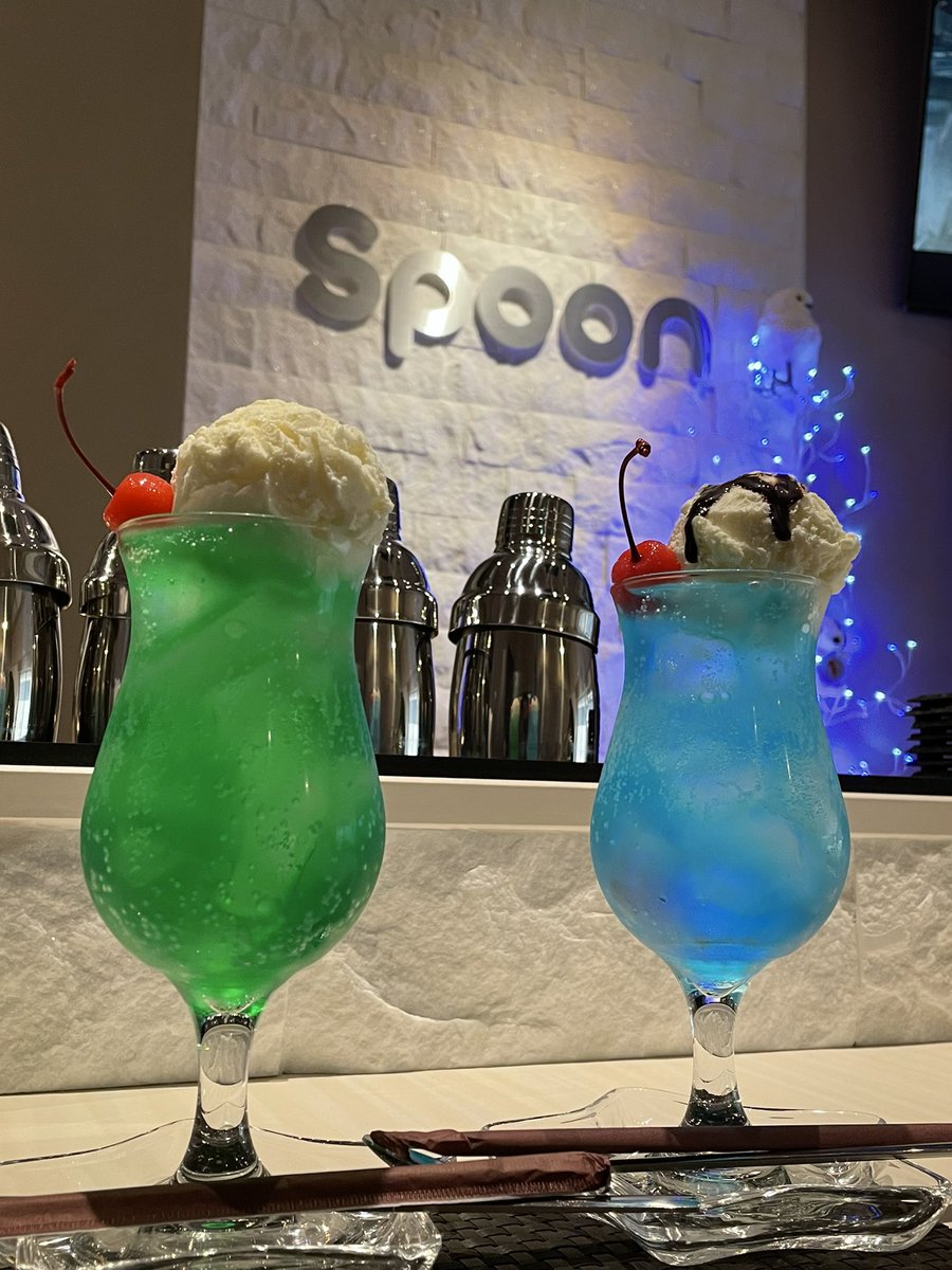 shingo_kobe's tweet photo. 姫路まで来たのでカフェ巡り
Bar Spoonの紫芋モンブラン、和栗100%モンブラン『丹波』
鮮やかなクリームソーダといただきました☺️
#姫路カフェ #Barspoon https://t.co/H15uOXODqx