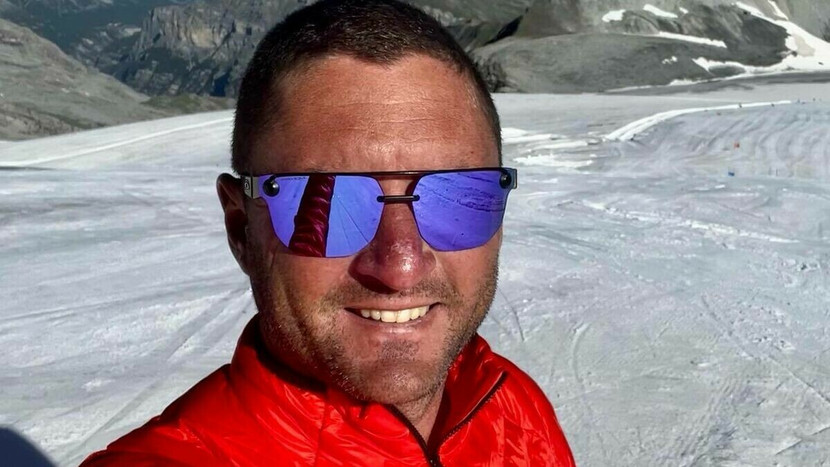 Entraîneur de ski, Romain Pizzato a été tué à Djerba. Sa petite amie, une Tunisienne de 26 ans avec laquelle il s’était fiancé en secret en juillet, a reconnu le crime. 

Elle est soupçonnée d’avoir été aidée par deux complices, dont son ex-petit ami
➡️ l.leparisien.fr/ZzTE