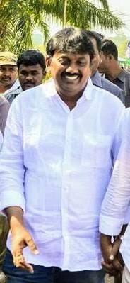 BuddaVenkanna's tweet photo. అన్న సినిమా చూసి లైగర్ అని ఫీల్ అవుతున్నావ్ ఏమో నువ్వో జోకర్ వి ఉమా శంకర్ గణేష్. https://t.co/SyBs3oKDXu