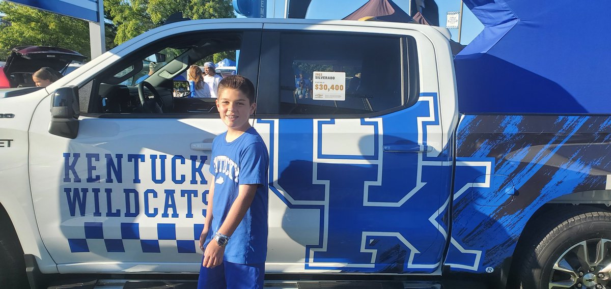 CRROUTT's tweet photo. #WeAreUK https://t.co/YOzH8V5Hco