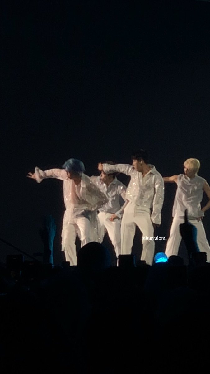 HMWLOOKS's tweet photo. 220924 #호시 https://t.co/KWcg5PoMCu