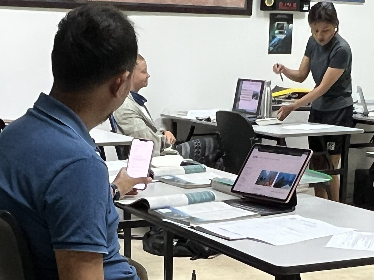 divedownbelow's tweet image. Presenting #instructordevelopmentcourse #downbelowdivecenter it’s the candidates turn to be #padi instructors 😅