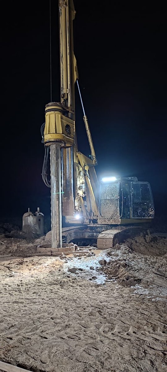 mgmining's tweet image. Happy Costumer from Bolivia send us your equipment working, if you need used equipments we can export for all countries, we have the experience, contact us mgmining.com #mgmining #usedpilingrig #piloteadorausada #drillingrig #drilling