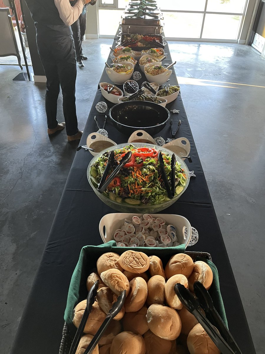 BullyTruck's tweet photo. Another group of great ppl we had the pleasure of feeding today!! Congrats to the Bride and Groom❤️ https://t.co/oDRJvVUnWR
