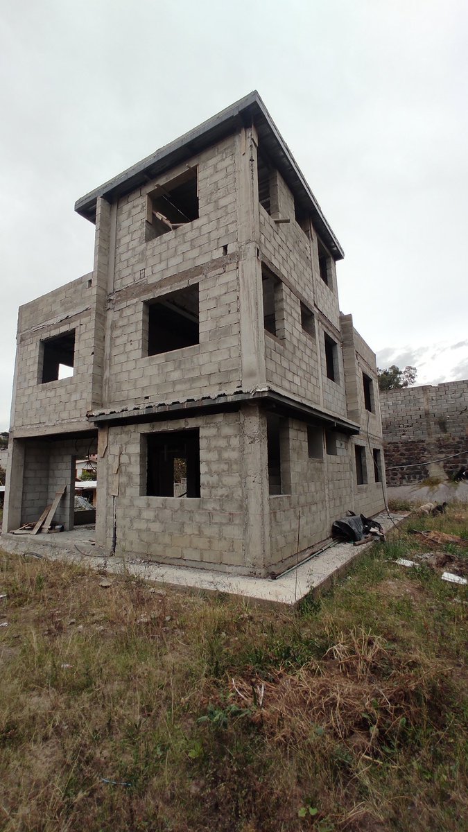 Hoy una vista técnica para revisar 3sta construcción que vamos a terminar, visto que el profesional a cargo la dejo a media