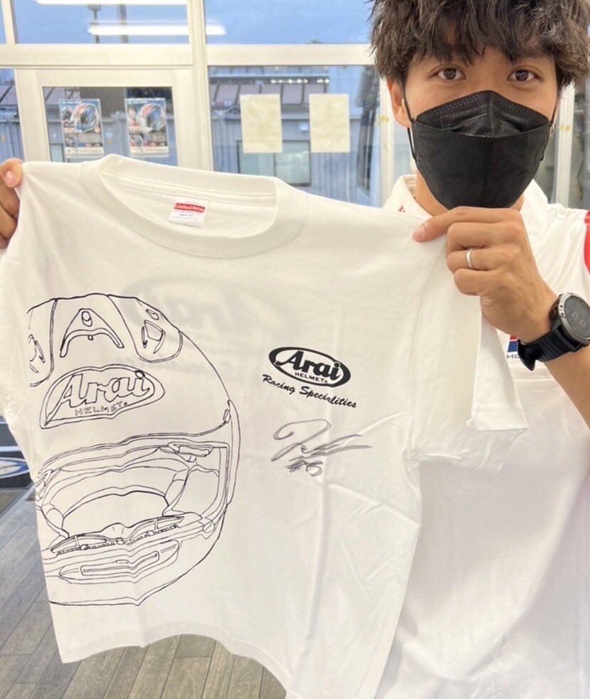 araihelmetjapan's tweet photo. 【#長島哲太 選手「#サイン入りTシャツ」プレゼント】
抽選で5名様に差し上げます。本日14：00までに、アライ公式アカウントからの「❤️いいね」がついたら当選です！
応募要項をご覧いただき、ご応募ください。
※賞品を取りに来られる方限定です。本日25日16：30を過ぎると無効になります。 https://t.co/GXvdV6sfio