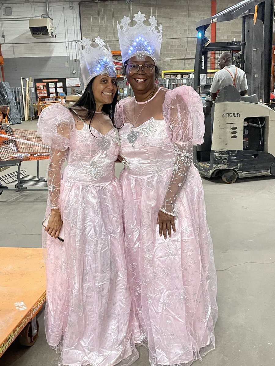 BrittanyMOrtiz1's tweet photo. 🌟 Follow the yellow brick road to 0️⃣9️⃣1️⃣5️⃣ Success sharing!🌟What a great way to share our success w/ all our assoc! @TDonnelly921 @HazemElrashidi @BekitaL @daryl_hagen https://t.co/SRtaRMDxsq
