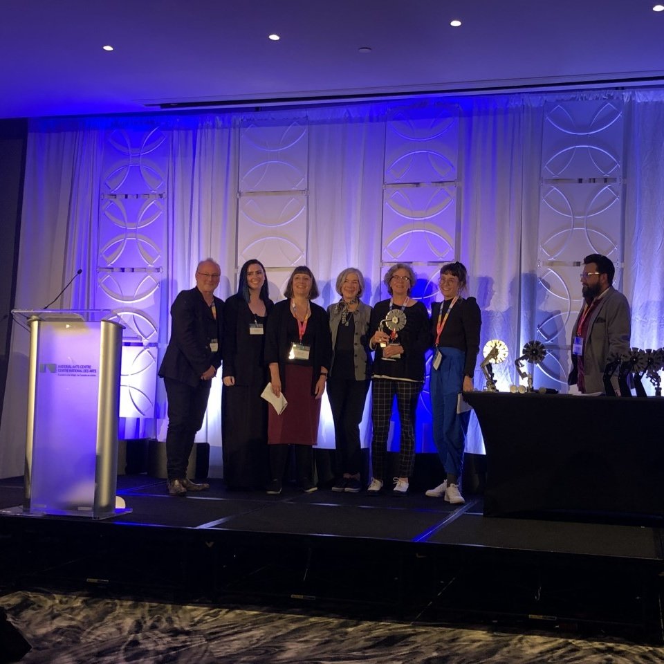 onf's tweet photo. 🤩 "Le matelot volant" (#TheFlyingSailor) de Wendy Tilby et Amanda Forbis remporte le Prix de l’Institut Canadien du Film (@Canadian_Film) pour le meilleur film d’animation canadien au @OIAF_Animation! Félicitations à toute l'équipe! 👏🏼 #ONF https://t.co/Kze0ueNVYZ