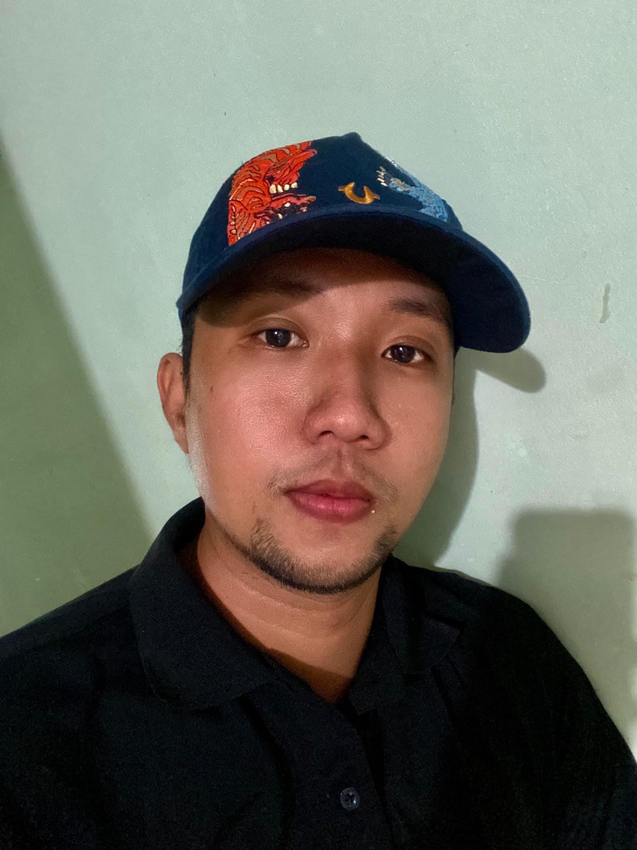 boykutect1993's tweet photo. Chàng trai bán nón ... 
ACE ưng ib Duy nhé https://t.co/iVNvWwhkM1