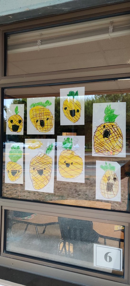MrsDrenckpohl's tweet photo. Hey #teachertwitter and teacher supporters!  I haven't had much time for Twitter lately but I have a new pinned post!  📌 For a 📌 anyone?  I'll do you after you do me!  So fun to do art with my kindergarten students this week! #clearthelist https://t.co/j8Vr9AgHKx