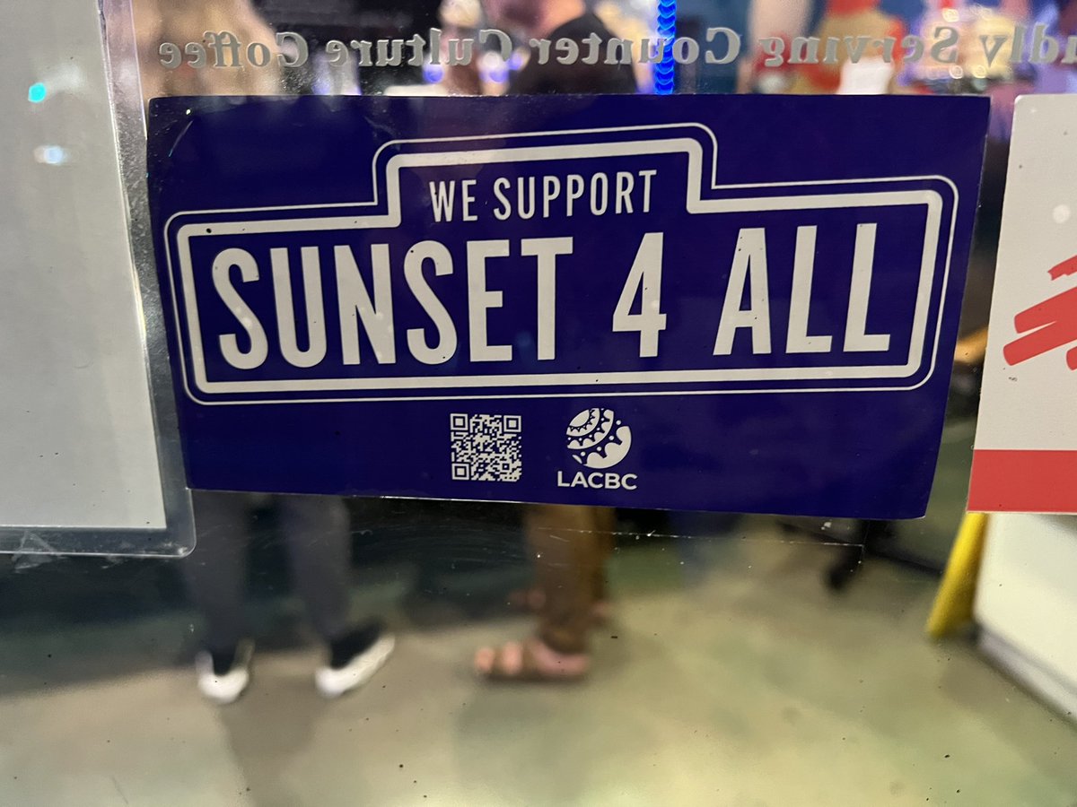lukehklipp's tweet photo. Only patronize Silver Lake businesses with this. :) #Sunset4All https://t.co/jkGMfgkxUZ