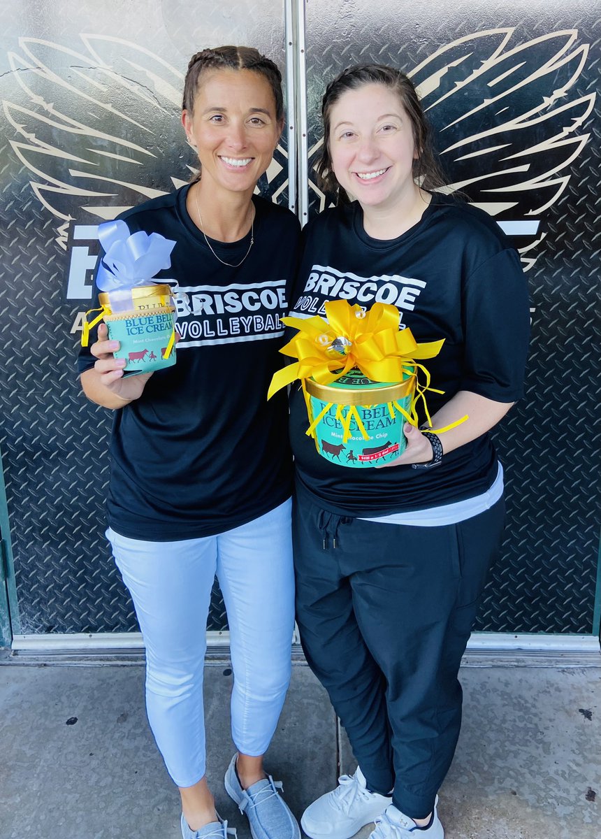 Love💛🖤coaching with Coach Cook! We got coupons for Blue Bell🍨 Thank you for having us Brenham &amp; for hosting a great 🏐Tournament! <a href="/BrenhamVBall/">BrenhamVB</a> @CoachCook_BJH <a href="/BJHGirlsAth/">BJHGirlsAthletics</a> <a href="/BJHAthletics/">Briscoe Athletics</a>