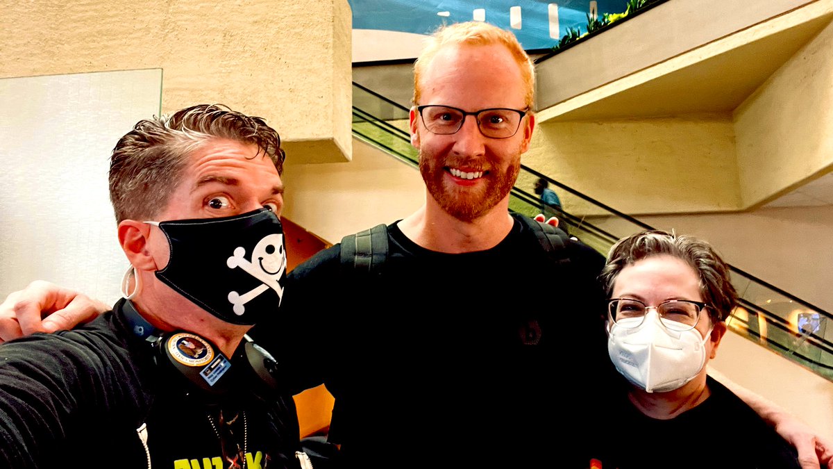 jaysonstreet's tweet image. 💜🤗💜 Love my #HackerFam @wendynather @caseyjohnellis