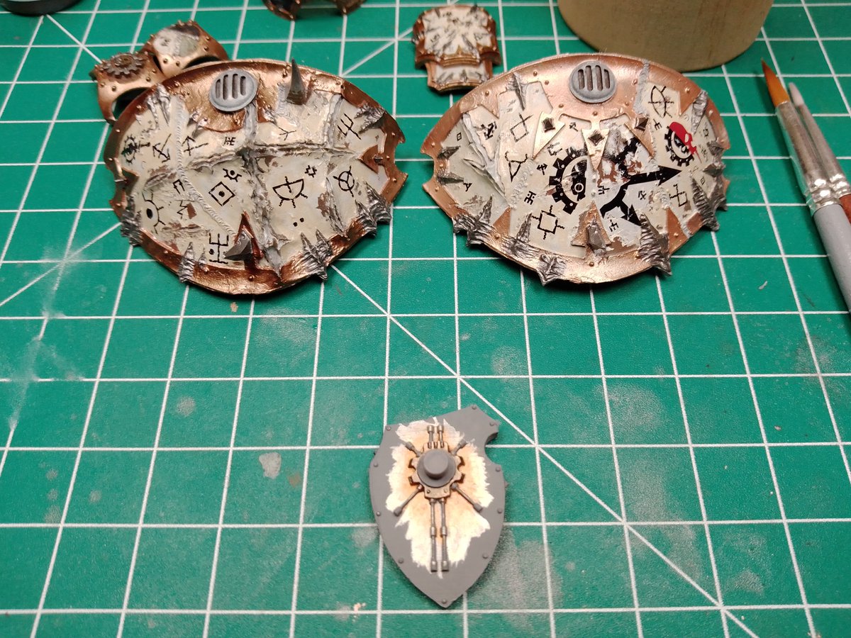 LockesChopShop's tweet photo. #hobbystreak #dayunknown Stopped at @MichToySoldier for 2 ProAcryl bronzes, and a new @Ak_Interactive chipping brown. 

Might have gotten a bit more than that. Work on Silas continues!  Really enjoying these bronzes. https://t.co/cTfc0jpYGz