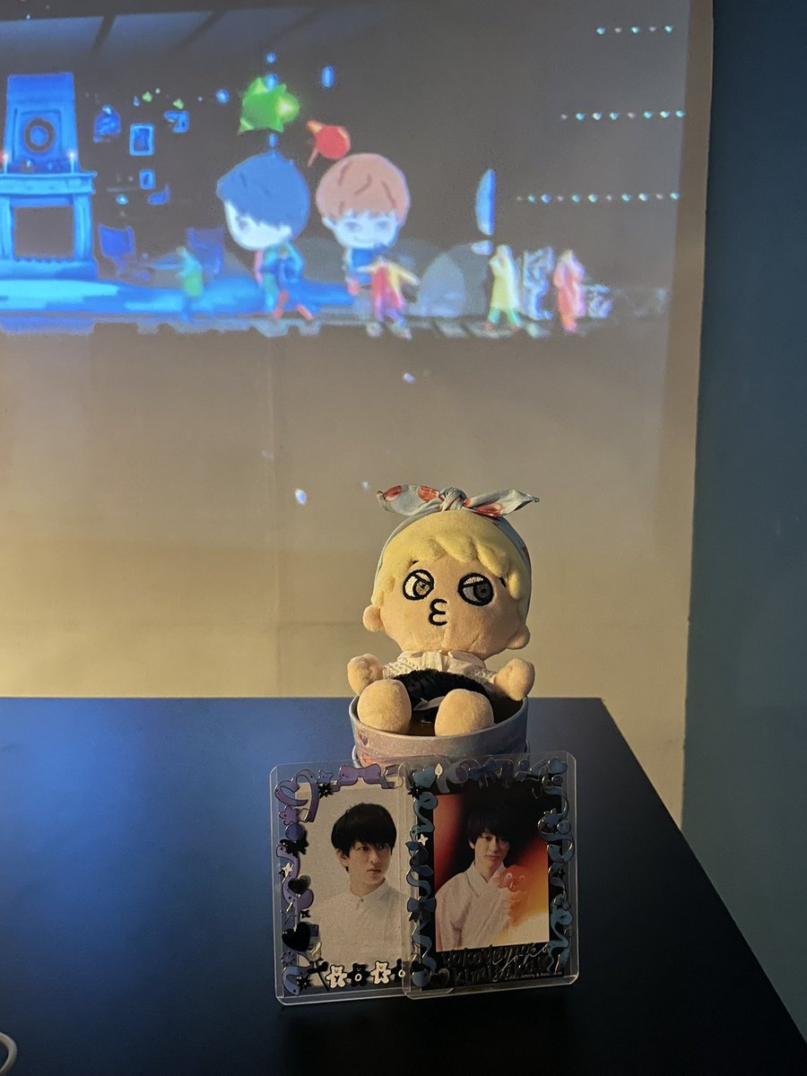 진짜 칸쟈니에 대한 애정이 뚝뚝 떨어지는 카페였어요❤️‍🔥 같이 하이볼도 마시고 와인도 맥주도 마시면서 콘서트 영상 봐서 즐거웠어요!! 최고의 하루ㅠㅠㅠ
#関ジャニ18th_anniversary
#関ジャニ
#칸쟈니에이또18주년
#칸쟈니에이또카페이벤트
#칸쟈니18주년카페이벤트