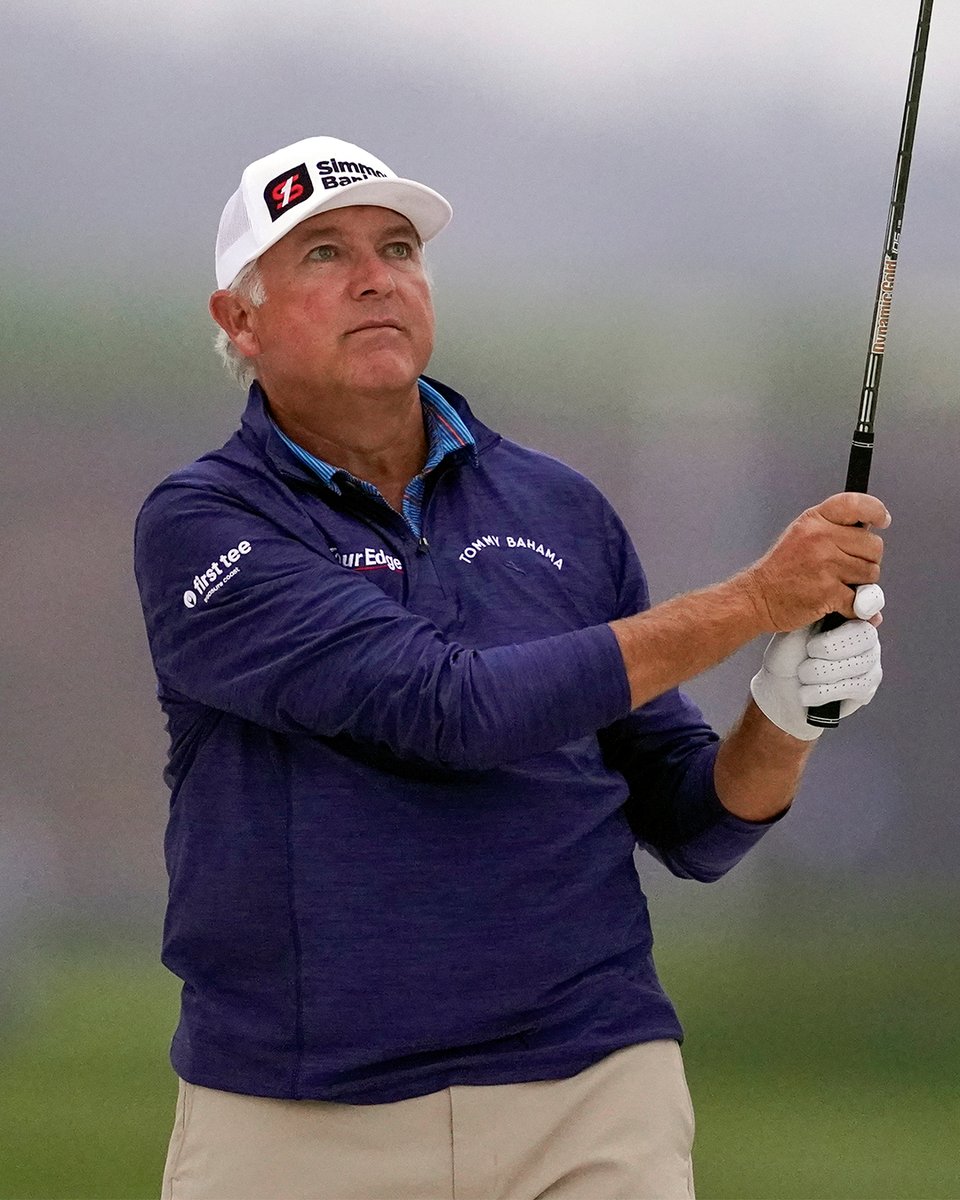 ChampionsTour's tweet photo. 🚨 DUUUUKE 🚨

After 12 straight pars to start the second round @PUREFirstTee, @DukePGA added three late birdies to post a 3-under 69 in his bid for a first Champions Tour title. https://t.co/THXDhf5qsH