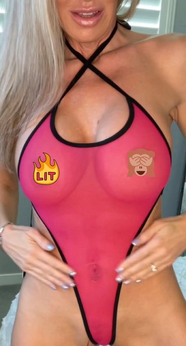 Just a quick screen grab from the try on video. Do you like it? https://t.co/iNuOWzyuL1