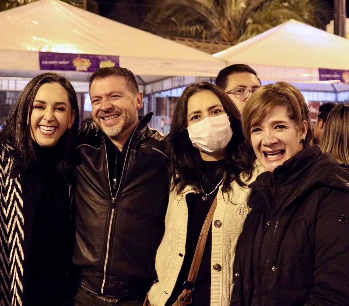 DoraOrdonezC's tweet photo. Mi corazón y mi compromiso esta con cada uno de ustedes 🫶🏼
¡Por más #SalchiFest con harrrto shungo! 🥳
#HagámosloConShungo 🔥😉
#ACDO⚡️ https://t.co/iAREqjHuPD
