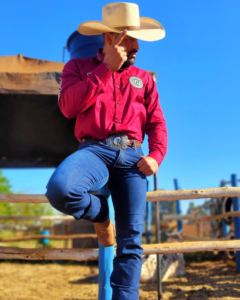 rafaffbio's tweet photo. 💥🐴🤠#horsescountryshow #rafaelfernandes #cowboystyle #taboaodaserrasp #roça https://t.co/lhYDngsFr1