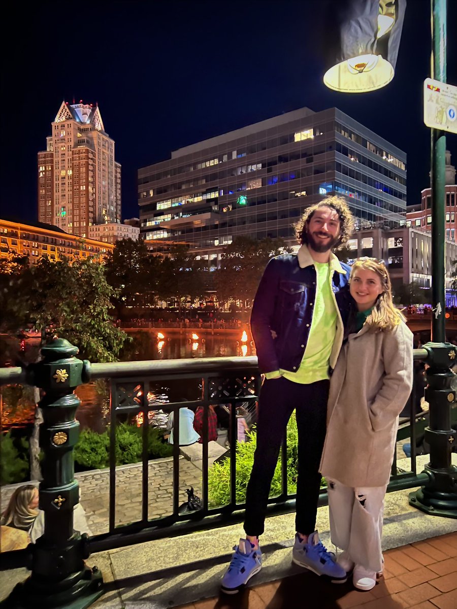 LEVI__RR's tweet photo. Best New England tour guide I could ask for ❤️🦞 https://t.co/6bysF6j5oj