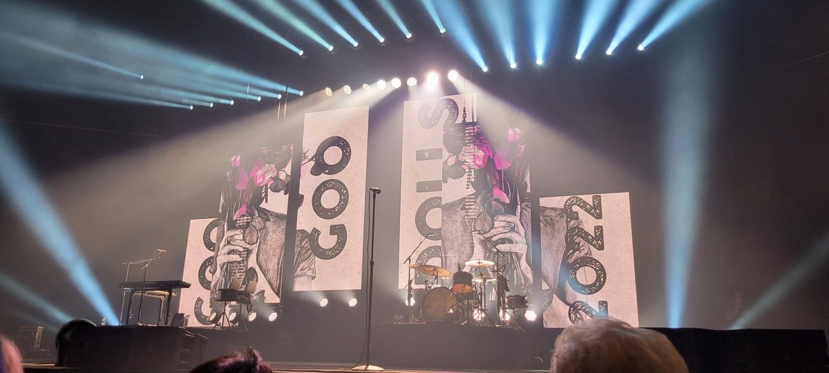 laurengoo's tweet photo. To everyone I saw again, met tonight, EVERYONE who said hi to me, you made my whole weekend. I couldn't have asked for a better #goofam 🥰🥰 https://t.co/ic844lucgh