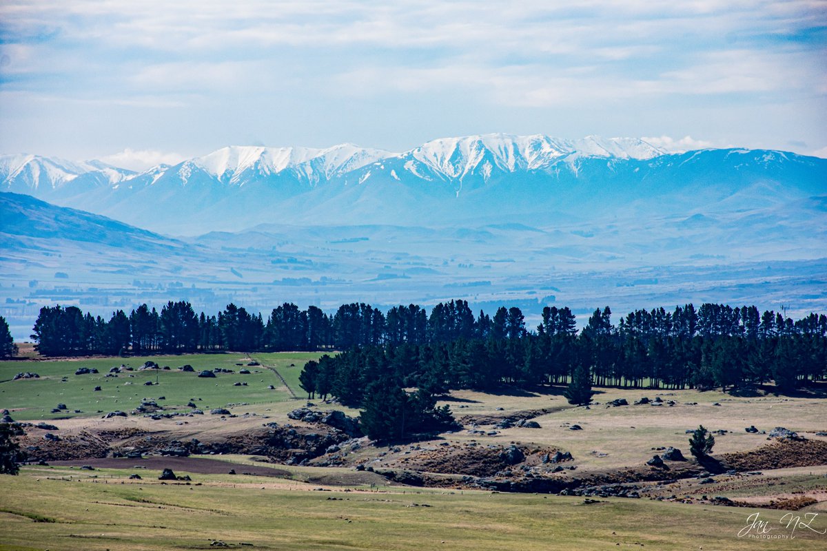 Jan_NewZealand's tweet photo. Middlemarch, the road less travelled ... @WeLoveNZ  
#middlemarch #NZ_roads #newzealand #backyourbackyard #nikonnz #realrawnz #ruralnz https://t.co/tiBLsZmpV8