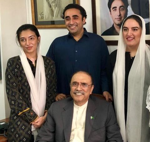 Jabarkhoso9's tweet photo. تنخواھ ہمارا حق ہے،
ہمیں اپنا حق دیں۔۔
#ReleaseIBAPSTsalaries2022 https://t.co/4dmWxIdAYw