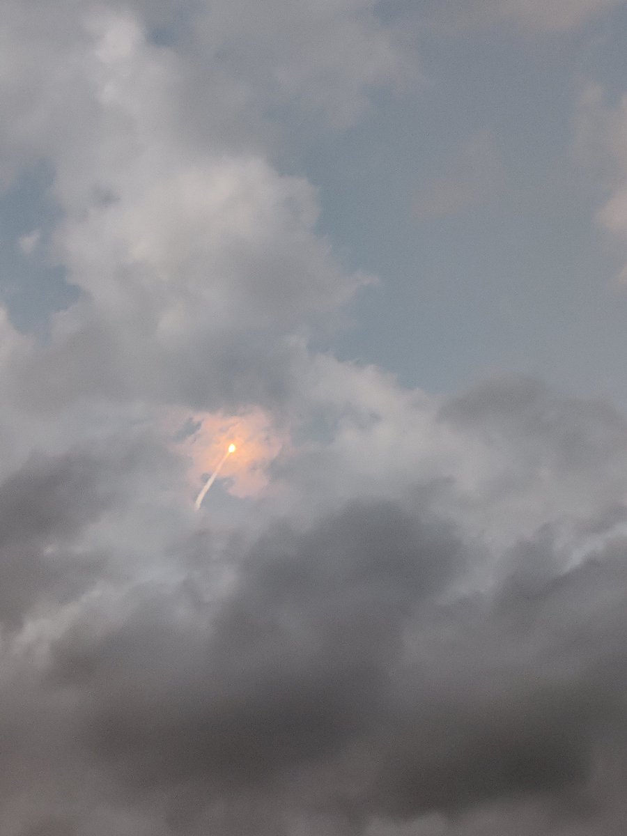asmita_poddar's tweet photo. Saw the Starlink SpaceX Falcon 9 rocket from Space Launch Complex at Cape Canaveral Space Force Station in Florida!
#SpaceX #rocket #launch https://t.co/YW15clZkCE