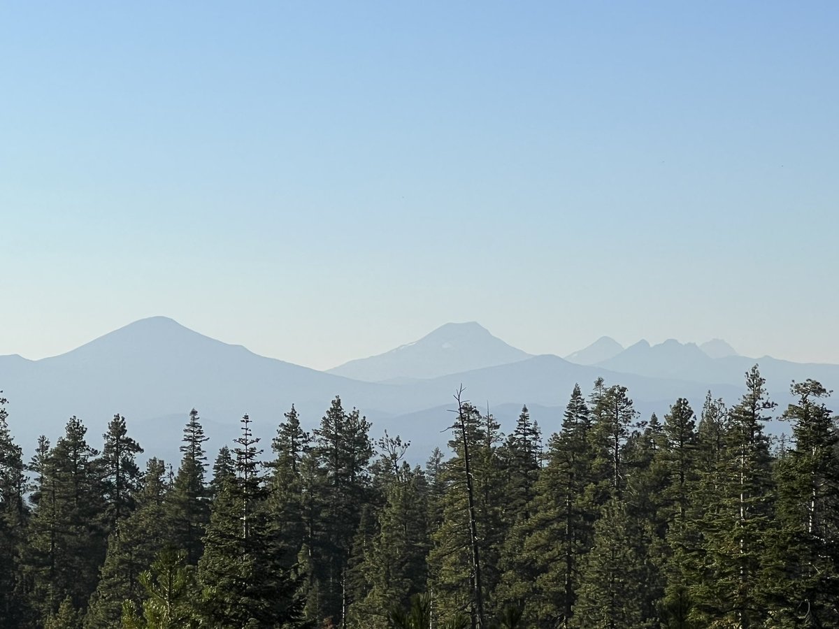 #Bend #Oregon #mountains #smoky #travel #pacificnorthwest <a href="/VisitBendOR/">Visit Bend Oregon</a> <a href="/VisitCentralOR/">Visit Central Oregon</a>