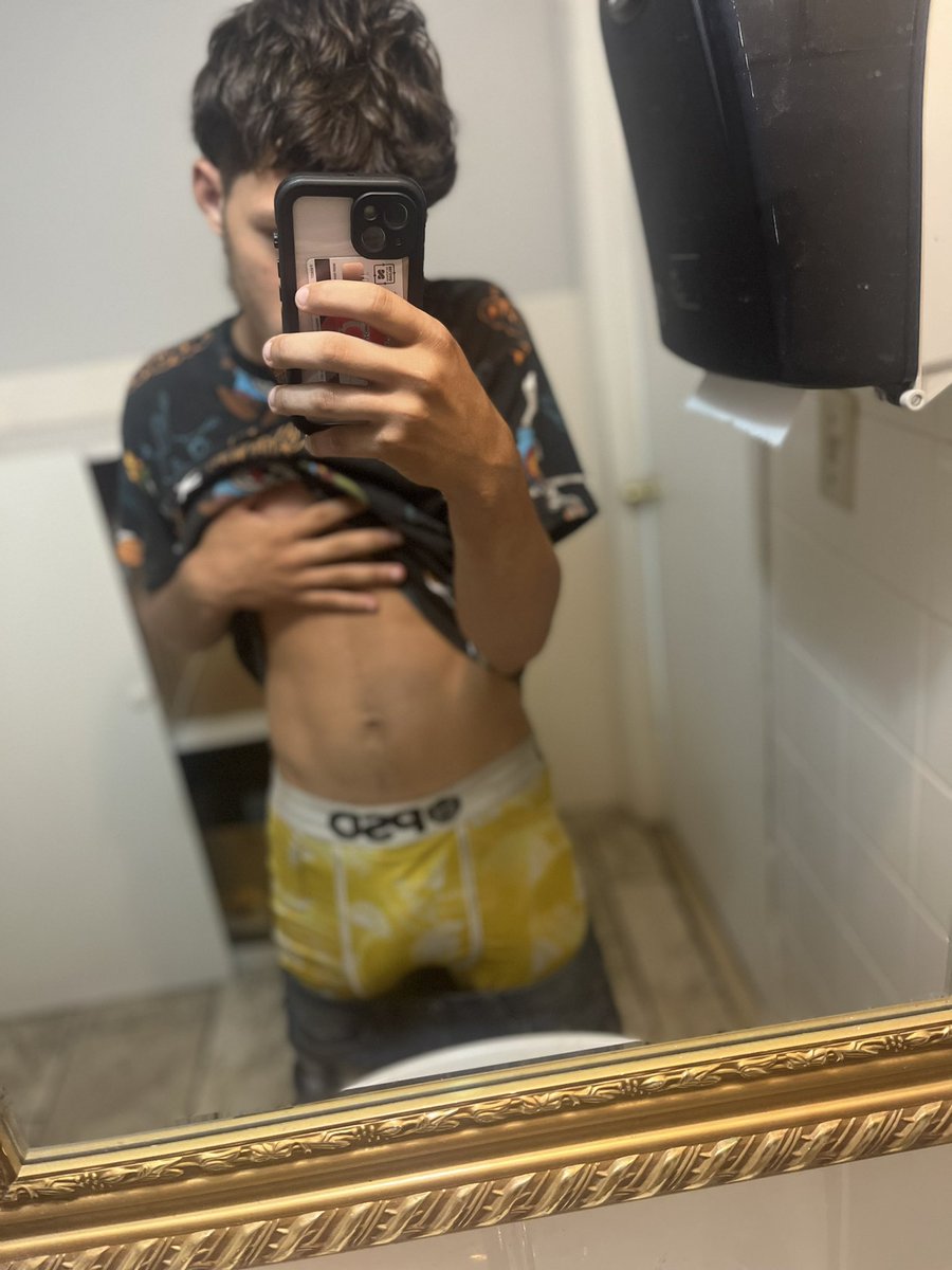 Jxel_pr's tweet photo. #mirrorpic #Playboy #psd #Iverson https://t.co/Ow0oxfPZuT