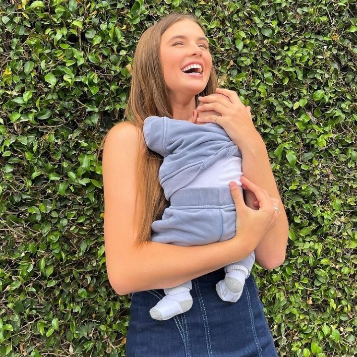 thinkerclarke's tweet photo. i love you auntie sav <3 https://t.co/BVYiaXjKha