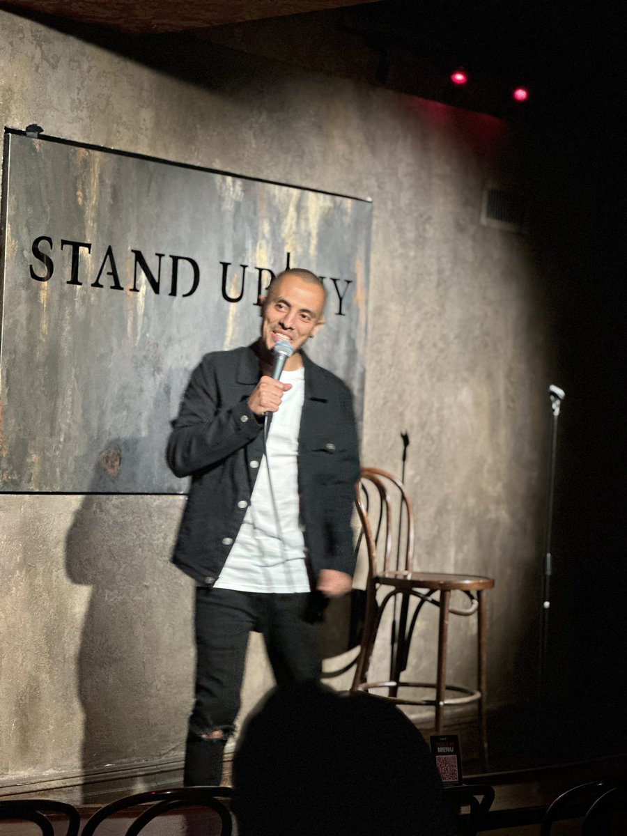 emanmorgan's tweet photo. #InTheOffice #WorkingOut #FunShow #FunCrowd @StandUpNY https://t.co/glRnFkvRSW