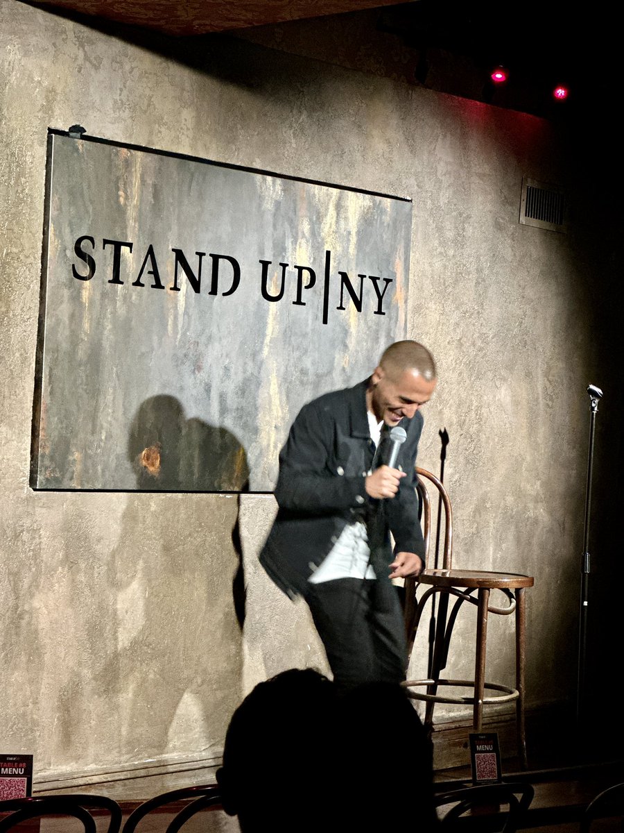 emanmorgan's tweet photo. #InTheOffice #WorkingOut #FunShow #FunCrowd @StandUpNY https://t.co/glRnFkvRSW