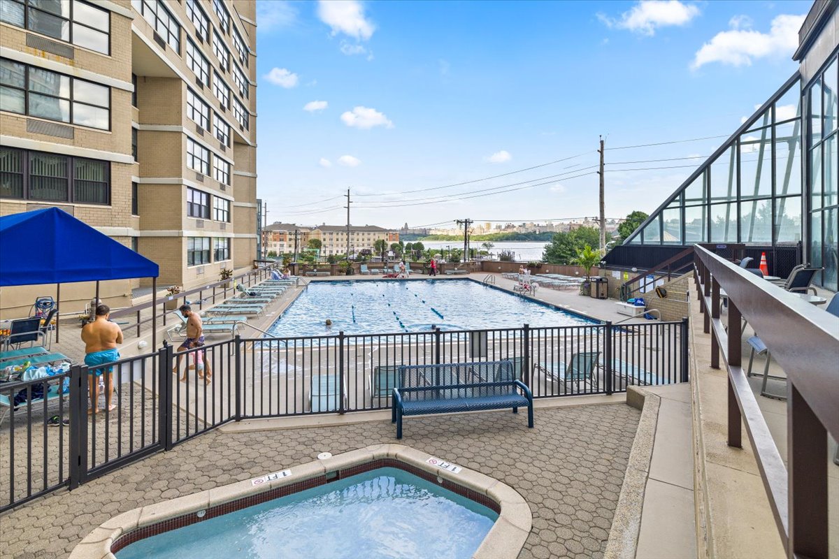 vrprealestates's tweet photo. 🎈OPEN HOUSE ALERT🎈
7004 Boulevard East 11D, Guttenberg, NJ
2 bedrooms  | 2 bathrooms 
$399,000.00
See this beautiful home SUNDAY (09/25), 1:00PM-2:00PM.
Call Vini: 917-601-0032 https://t.co/WmJr6GwAQu