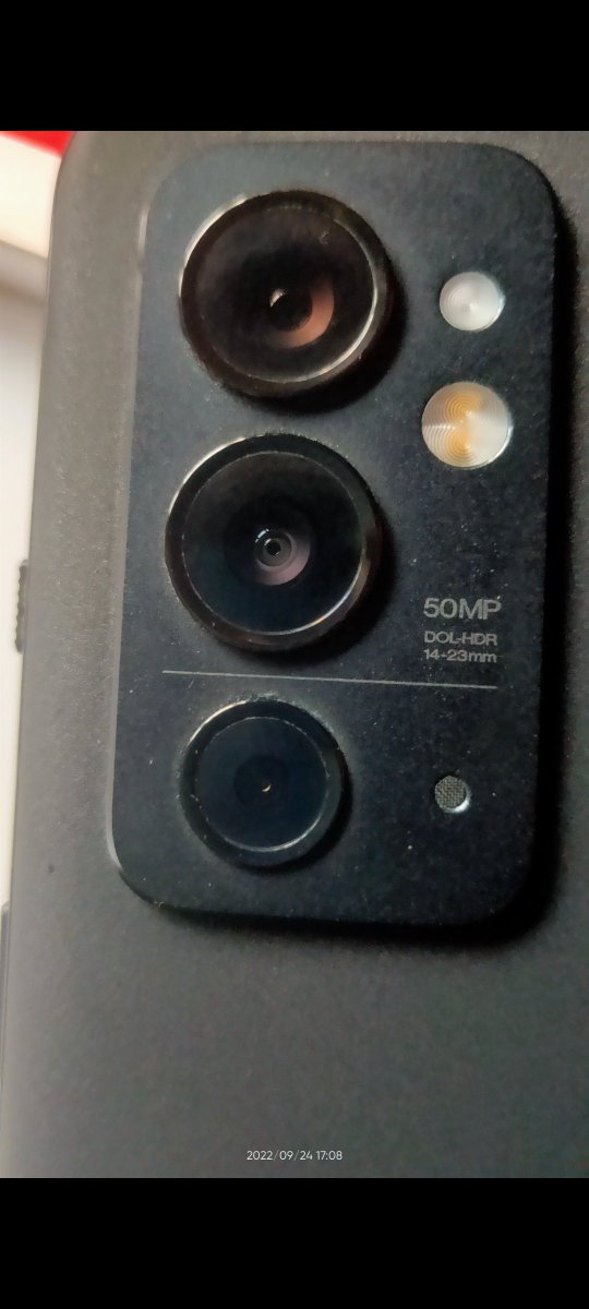 souravmanna789's tweet photo. @flipkartsupport @Flipkart @jagograhakjago @consumerforum_ 
 Almost two days are over after this scam of Rs.37000. Received a old phone. Still no proper response from @Flipkart .Still wondering how this phone could be a new phone. Order ID - OD226027233373934000
#BoycottFlipkart https://t.co/OvrFePLfkD