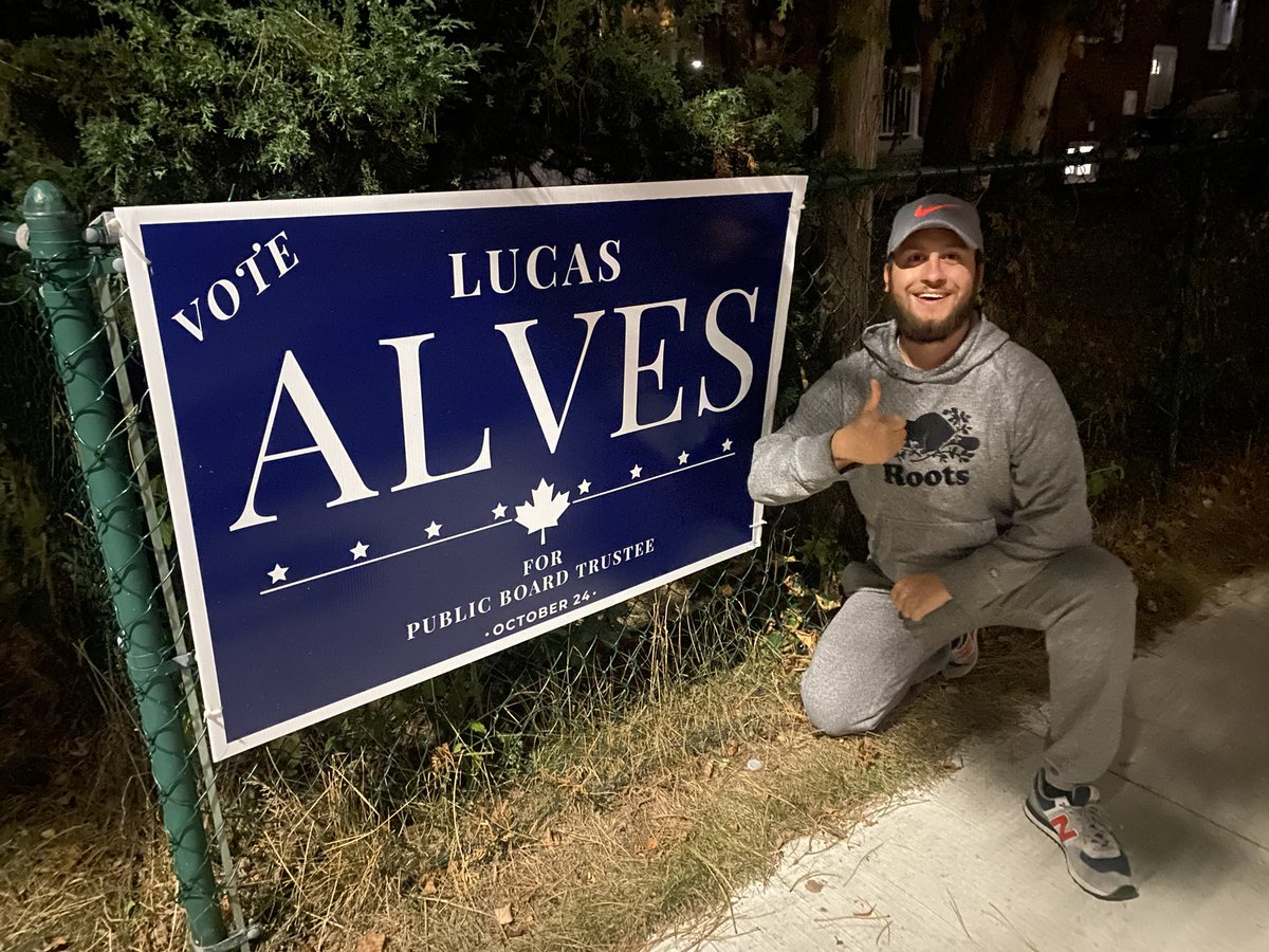 👀12:01am👀

#TeamALVES out putting up signs!

#RootedInCommunity #VoteALVES