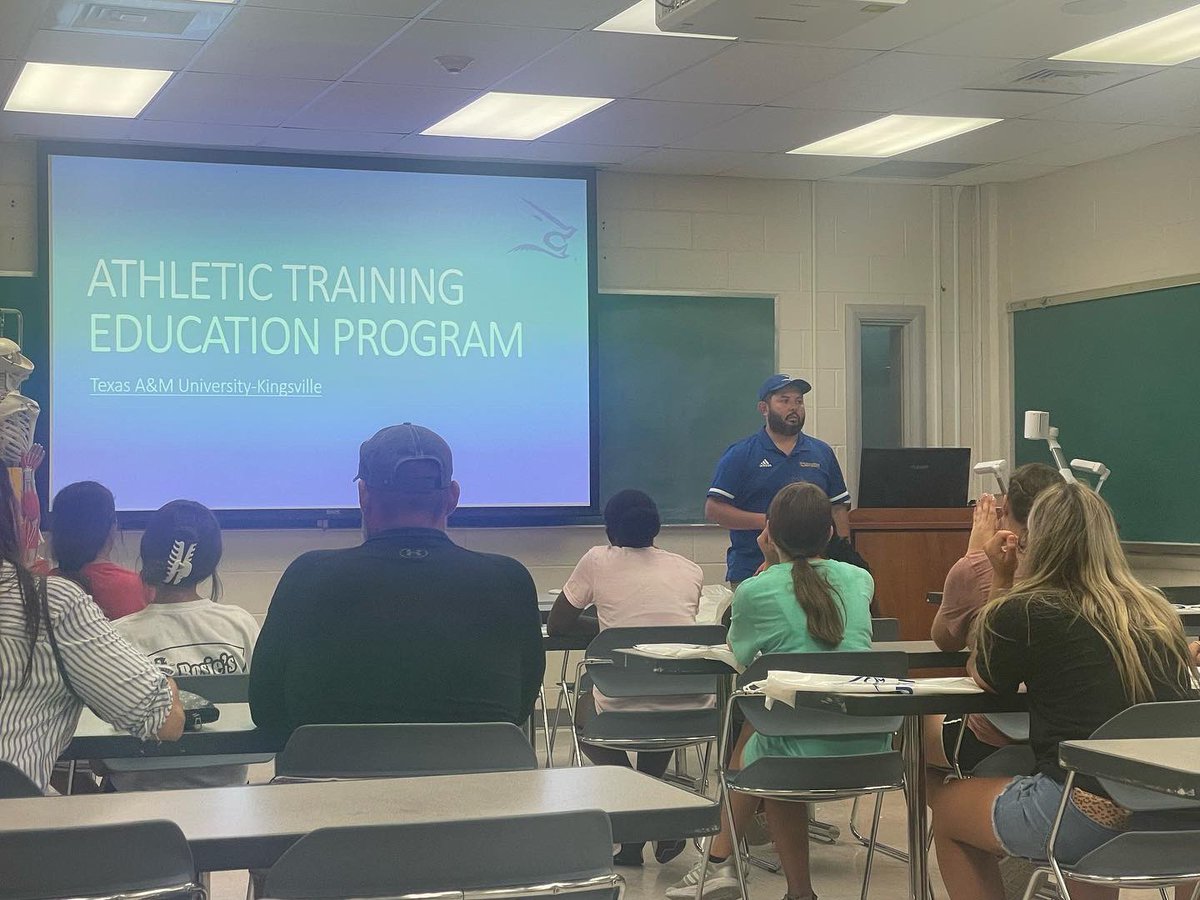 A great experience for our student trainers <a href="/JuarezLincolnHS/">La Joya Juarez-Lincoln High School [OFFICIAL]</a> <a href="/JLHS_Athletics/">Juarez-Lincoln HS Athletics</a>
