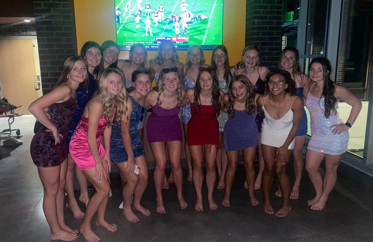 DenverGsoccer's tweet photo. Homecoming this weekend. 😎.
our fit > your fit. Soccer cleats > high heels. #YesQueen #Welookfresh #onetwostep #takeitbacknowyall #Klaircansmile https://t.co/SIqmdfDGZP