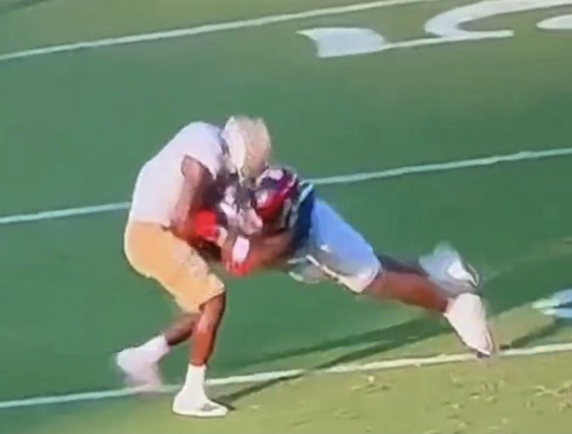 Christian_Byrd's tweet photo. Leading with your shoulder towards his chest. Receiver lowers his head and draws helmet to helmet. Defensive player is punished. @SECOfficiating what am I missing? https://t.co/6AAyCoW6o3