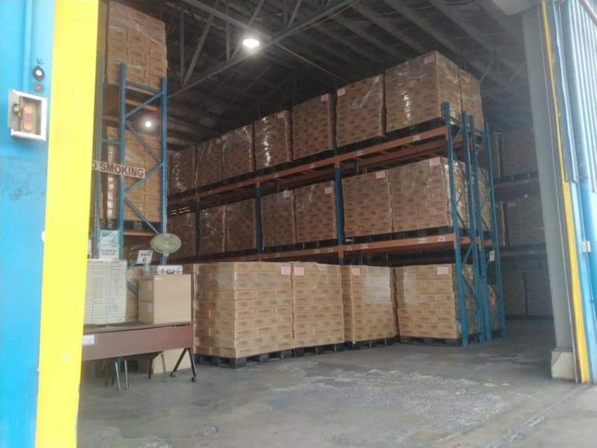 AlfredoGenom's tweet photo. DSWD stockpiles in preparation for #KardingPH. 🇵🇭 https://t.co/YVMLW5D3HJ