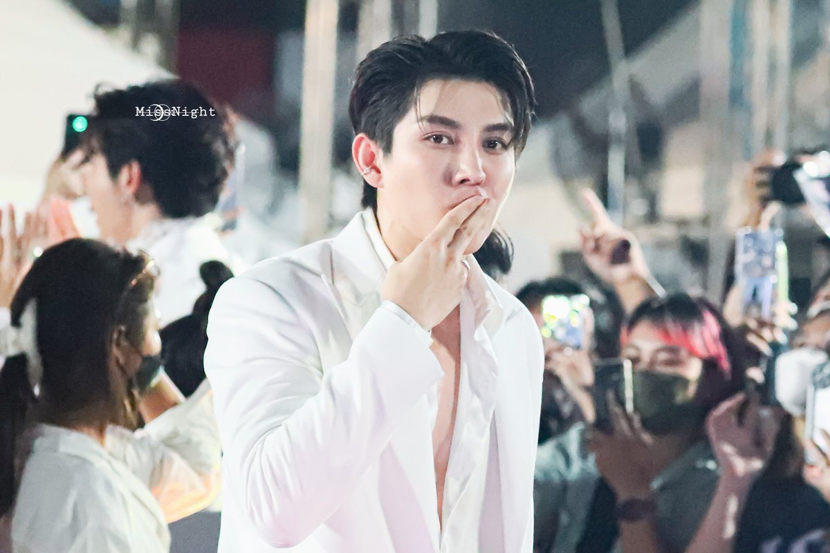 MissNightKim's tweet photo. เจอแบบแล้วใครจะไหวก่อน ต้าวรีเทนเนอร์ 😘
@basvpr_
240922 #FeedYCapitalxBeOnCloud
#Basvpr
#Rememba https://t.co/vFHvCs3hny