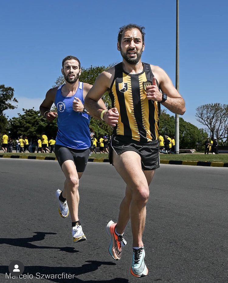 CAPatletismo's tweet photo. Una gran fiesta del deporte fue lo que vivimos en la Canteras del Parque Rodó, dónde desde temprano hubo competencias de Duatlon y Patín, y sobre el mediodía la tradicional carrera de 5K que #PeñarolAtletismo organiza desde hace 10 años. https://t.co/hkpelITbl2